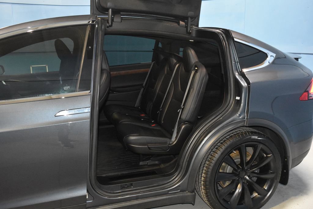 Used 2020 Tesla Model X Long Range image 17
