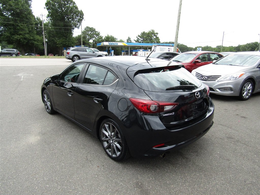 Used 2018 MAZDA MAZDA3 Touring FWD image 5