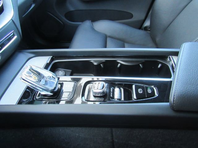 Used 2020 Volvo XC60 T8 Inscription image 48