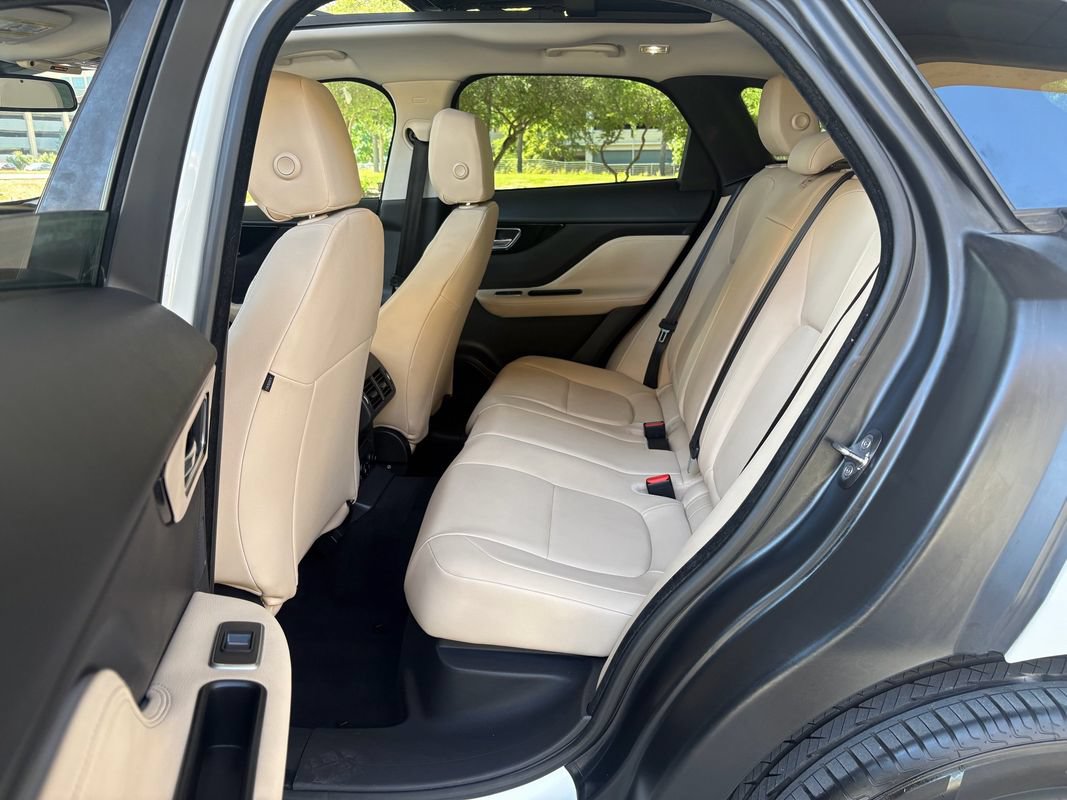 Used 2018 Jaguar F-PACE Premium AWD/4WD image 22
