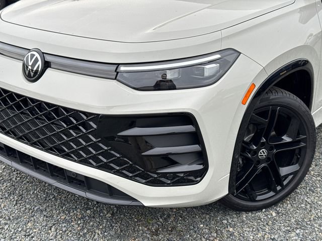 New 2026 Volkswagen Tiguan SE R-Line image 8