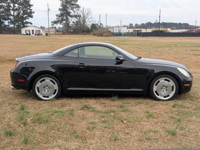 Used 2002 Lexus SC 430 Convertible image 2