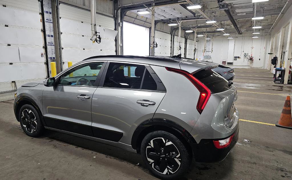 Certified 2023 Kia Niro Wind w/ Wind Preserve Package image 7