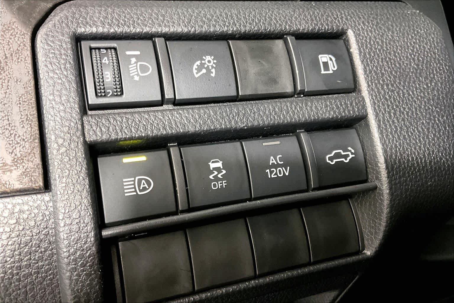 Used 2026 Toyota Tacoma Limited AWD/4WD image 34