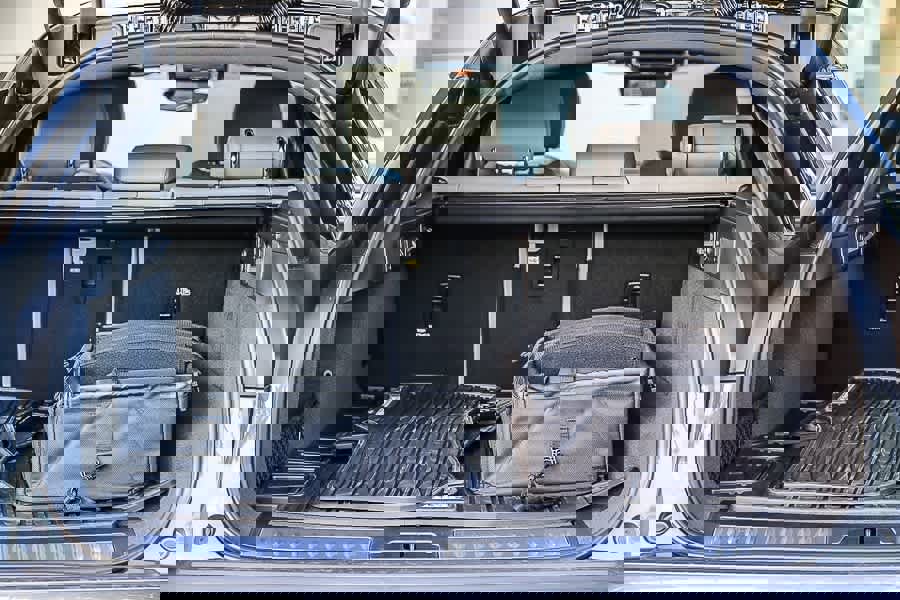 New 2026 Land Rover Range Rover Velar Dynamic SE image 25