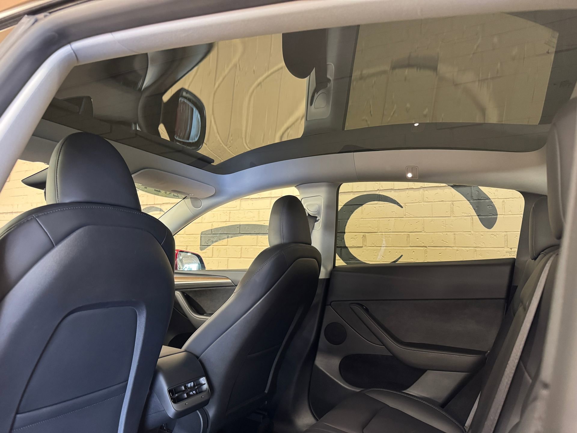 Used 2024 Tesla Model Y Long Range AWD/4WD image 15