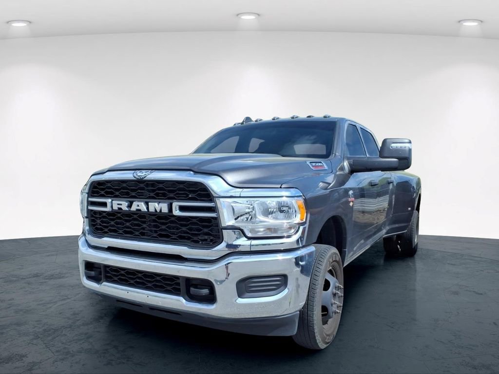 Used 2024 RAM 3500 Tradesman w/ Chrome Appearance Group image 5