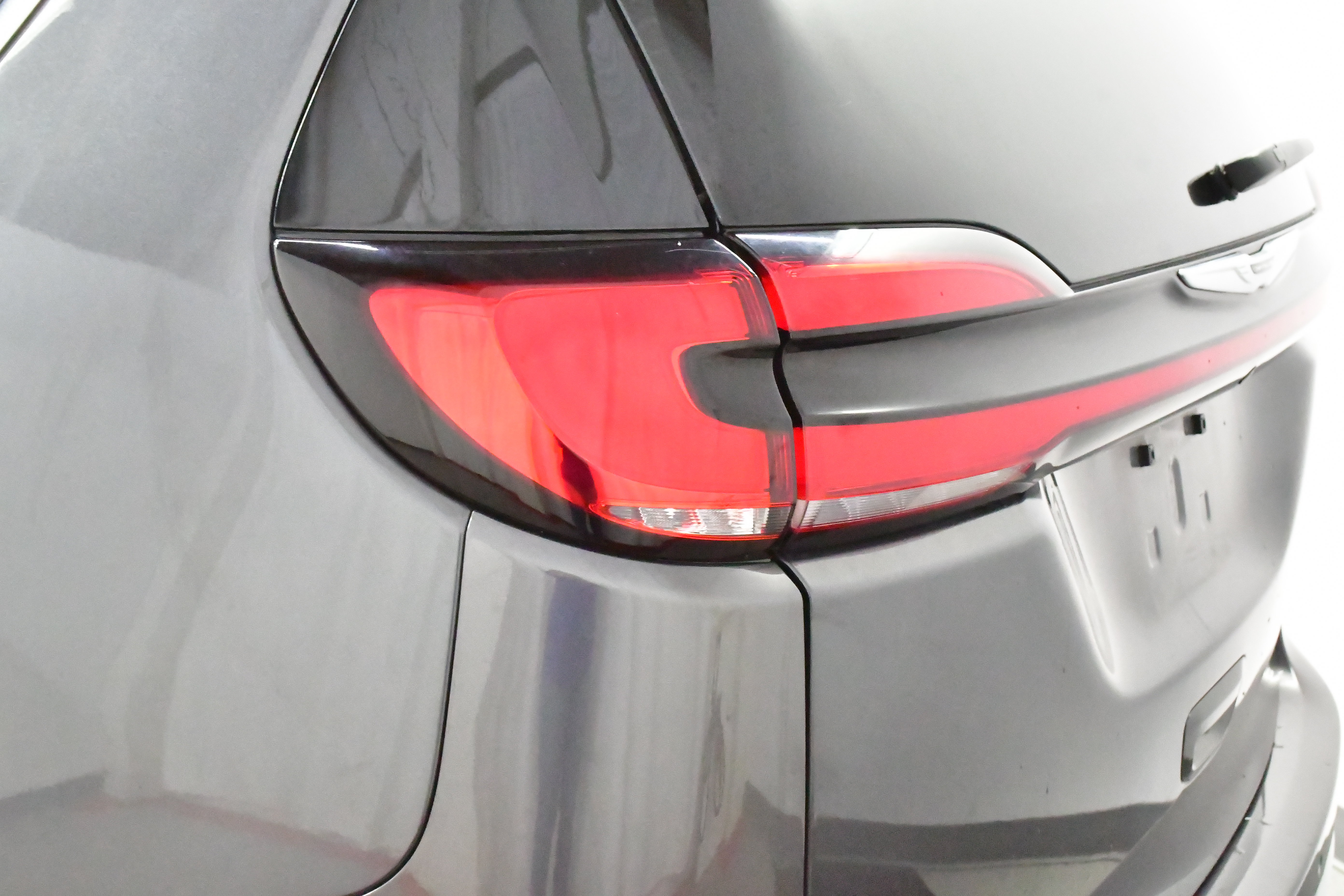 Used 2023 Chrysler Pacifica Touring-L FWD image 35