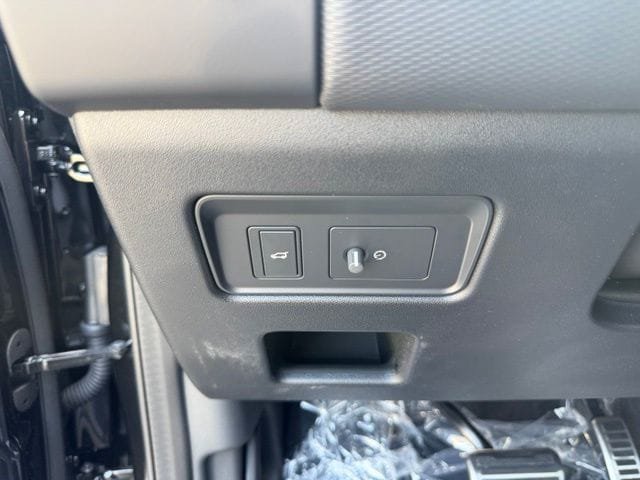 New 2026 Land Rover Discovery Dynamic SE AWD/4WD image 16