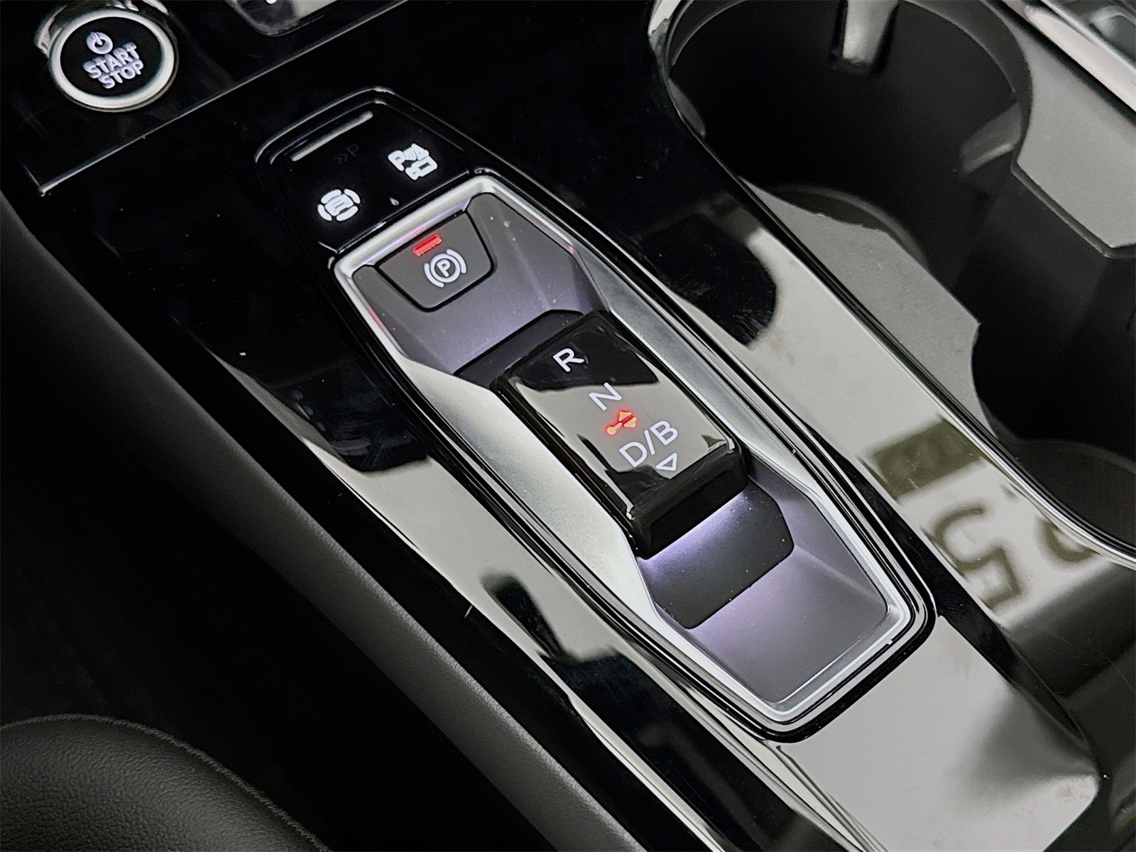 Certified 2025 Audi Q6 e-tron Premium w/ Convenience Package image 16