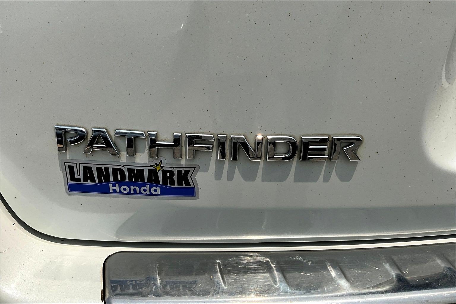 Used 2015 Nissan Pathfinder Platinum w/ Cargo Package FWD image 34