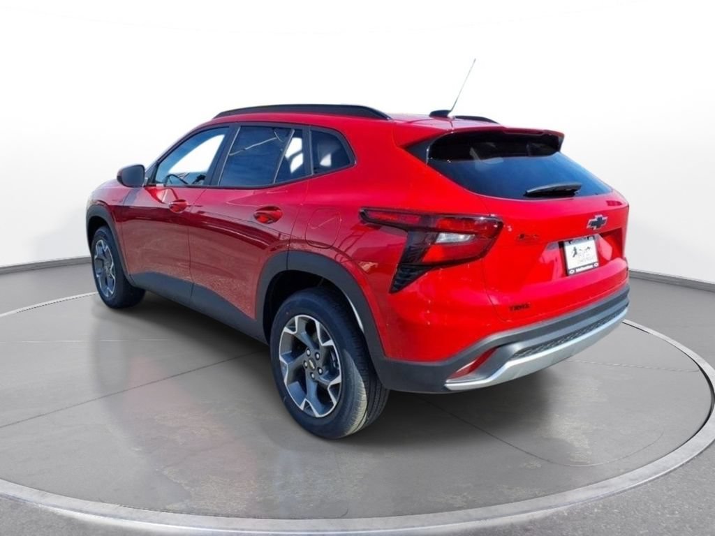 New 2026 Chevrolet Trax LT w/ LPO, Blackout Package FWD image 7