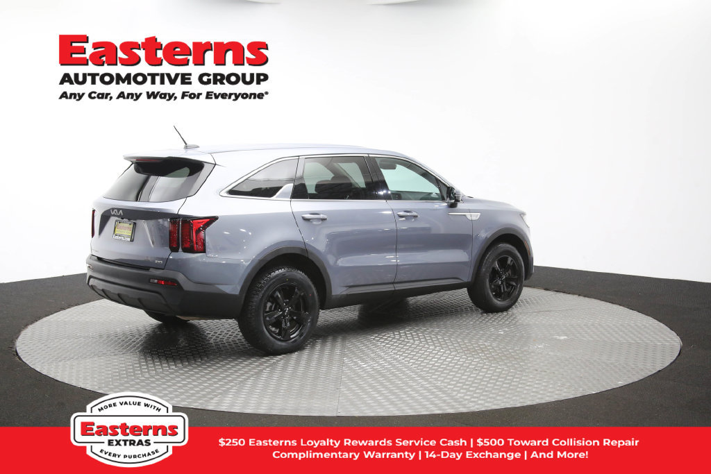 Used 2023 Kia Sorento LX AWD/4WD image 41