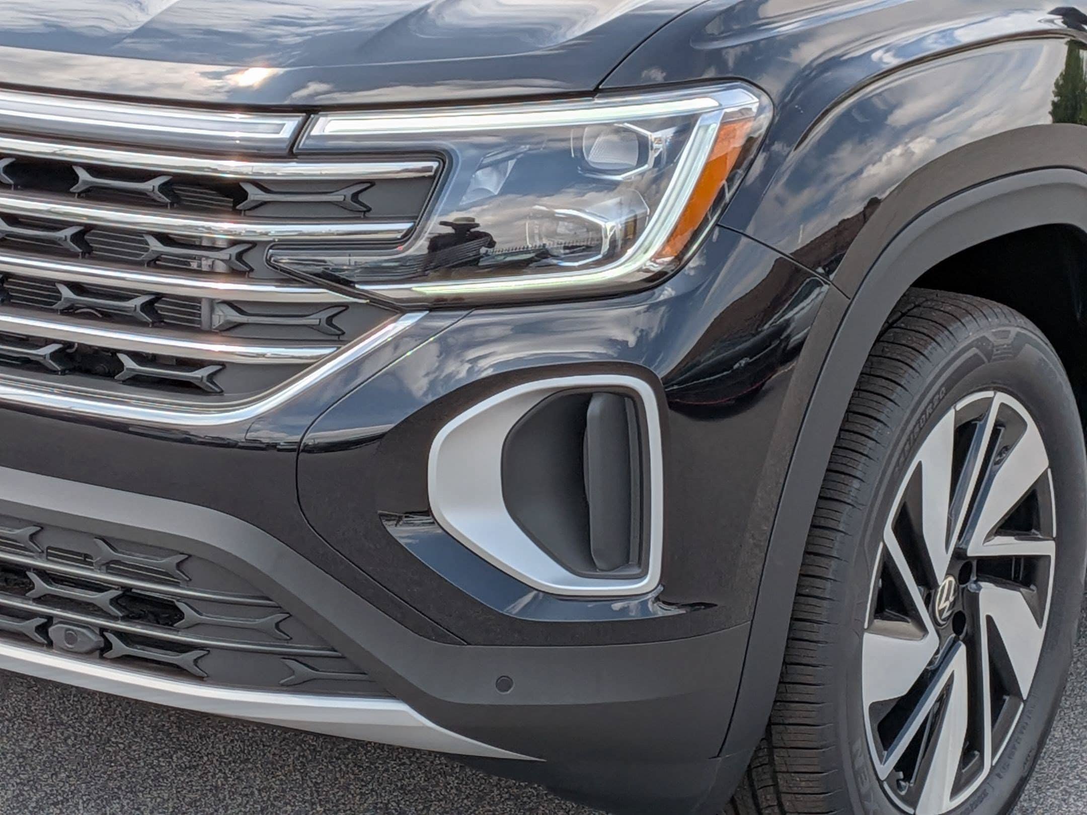 New 2026 Volkswagen Atlas SE FWD image 9
