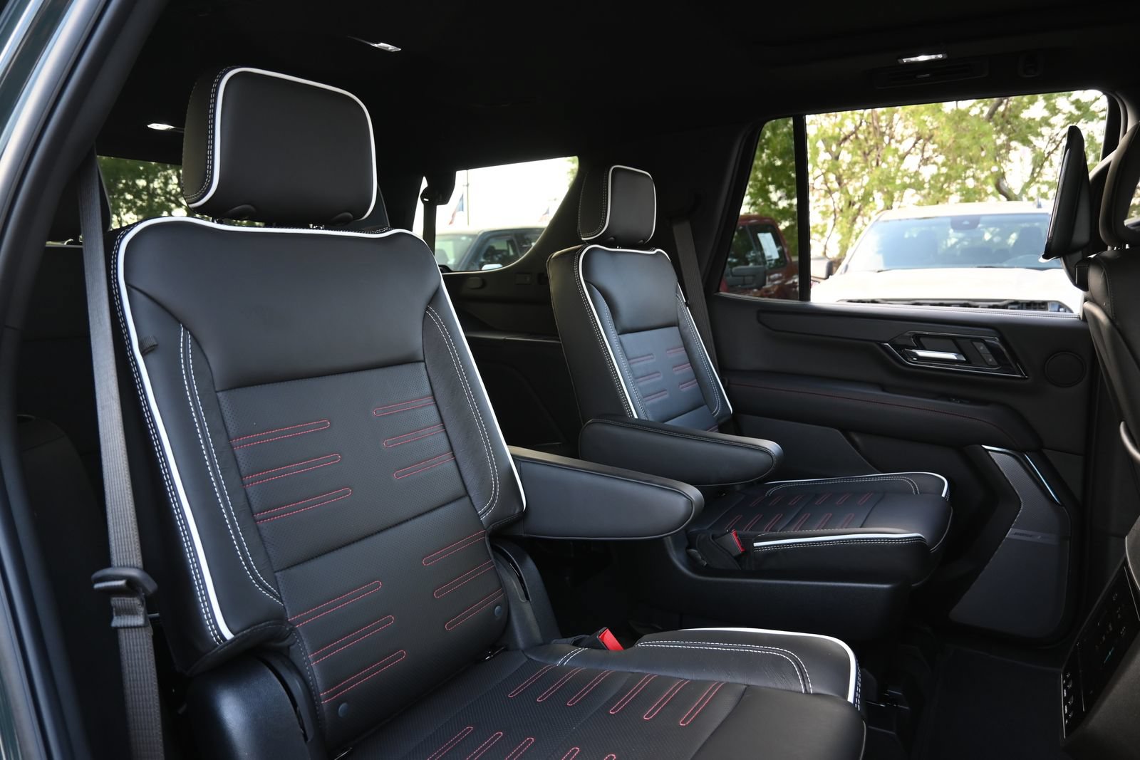 Certified 2026 GMC Yukon AT4 Ultimate AWD/4WD image 25