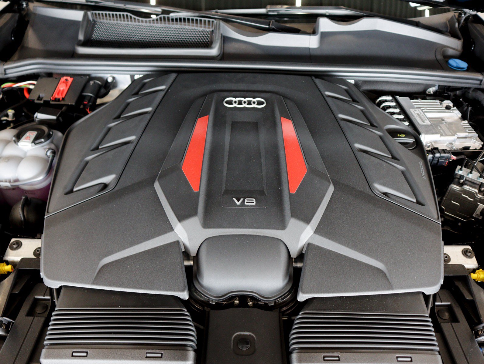New 2026 Audi SQ8 Prestige AWD/4WD image 4