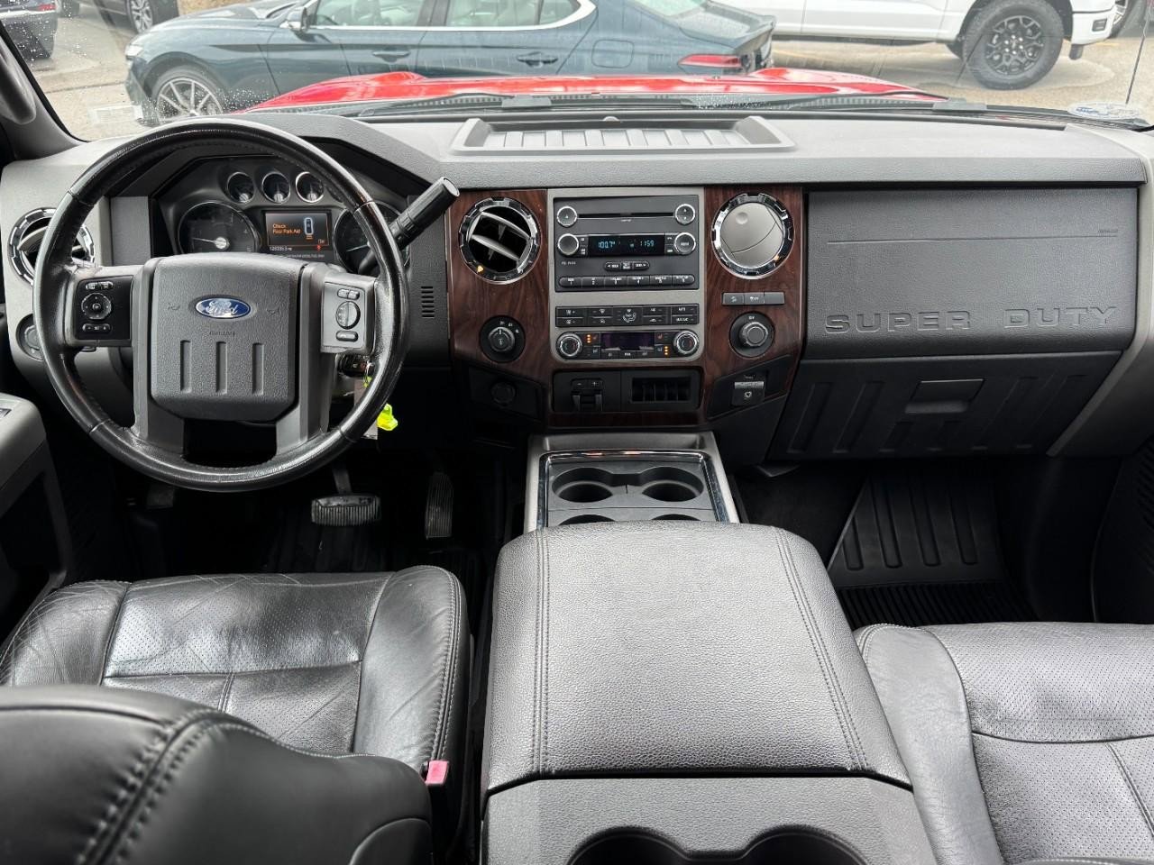 Used 2011 Ford F250 Lariat w/ Lariat Interior Pkg image 11
