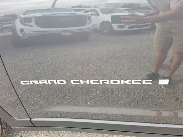 New 2025 Jeep Grand Cherokee Laredo X image 3