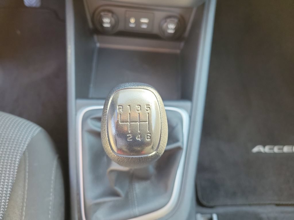 Used 2021 Hyundai Accent SE FWD image 35