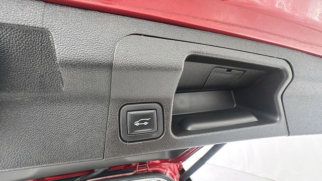 Used 2023 GMC Acadia SLE w/ Driver Convenience Package image 16