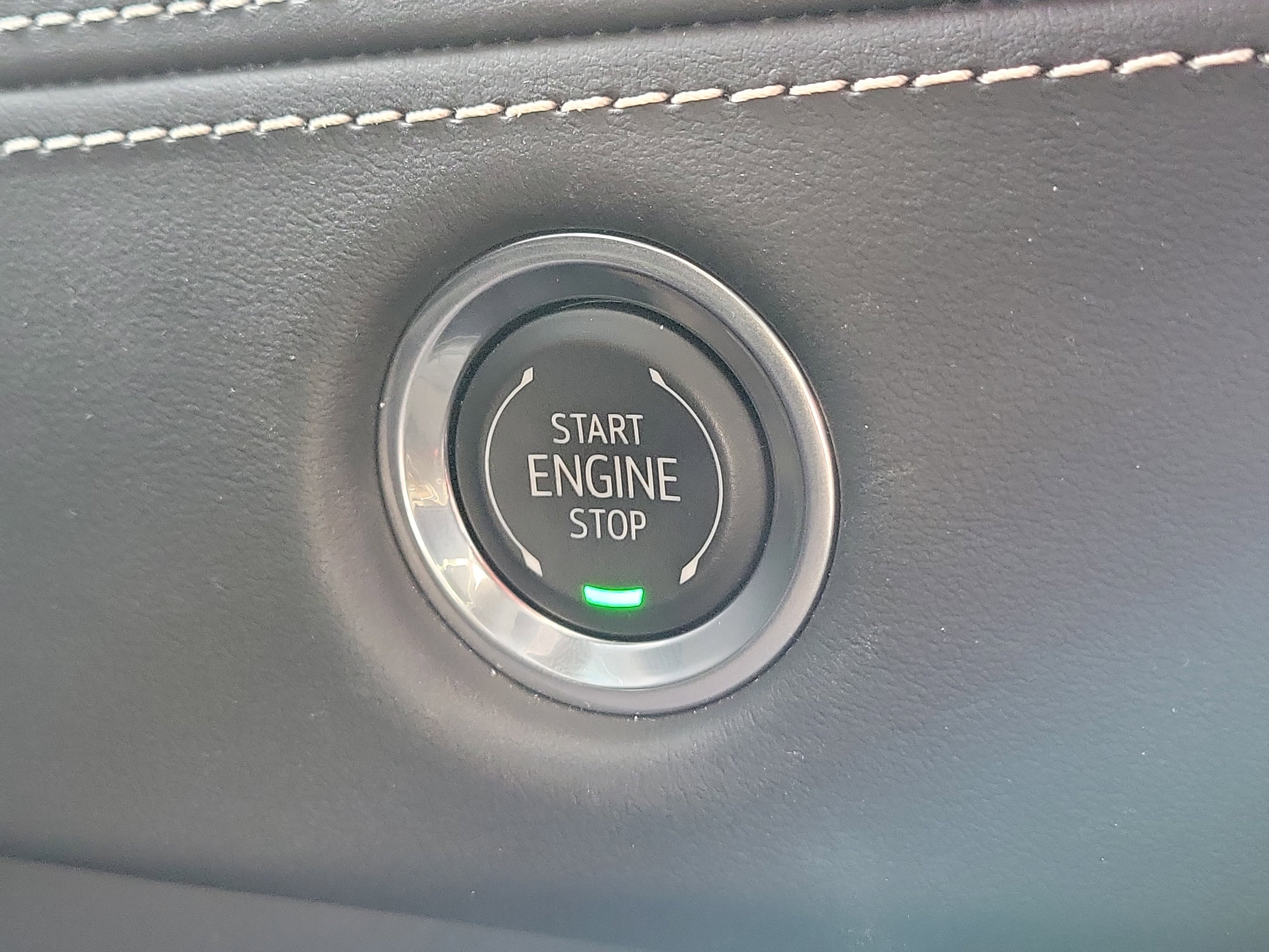 Used 2025 Cadillac Escalade Sport Platinum w/ LPO, ONYX Package image 31