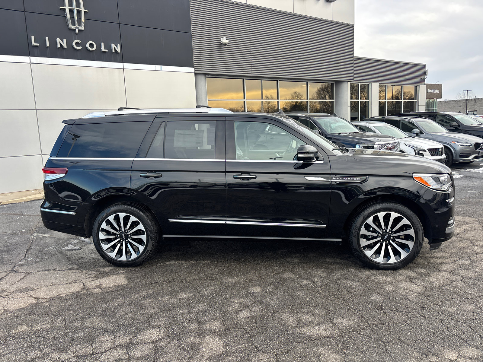 Certified 2023 Lincoln Navigator Reserve image 8