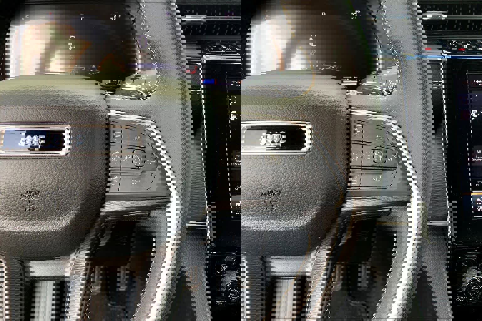 Used 2023 Jeep Grand Cherokee Laredo w/ Luxury Tech Group I image 24