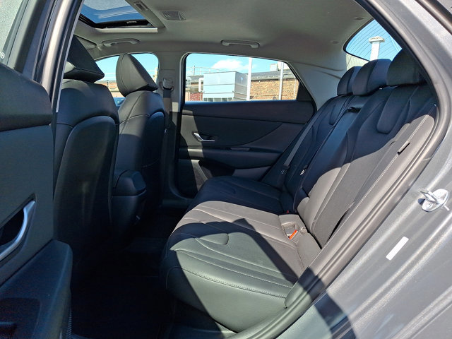 Used 2025 Hyundai Elantra Limited FWD image 9