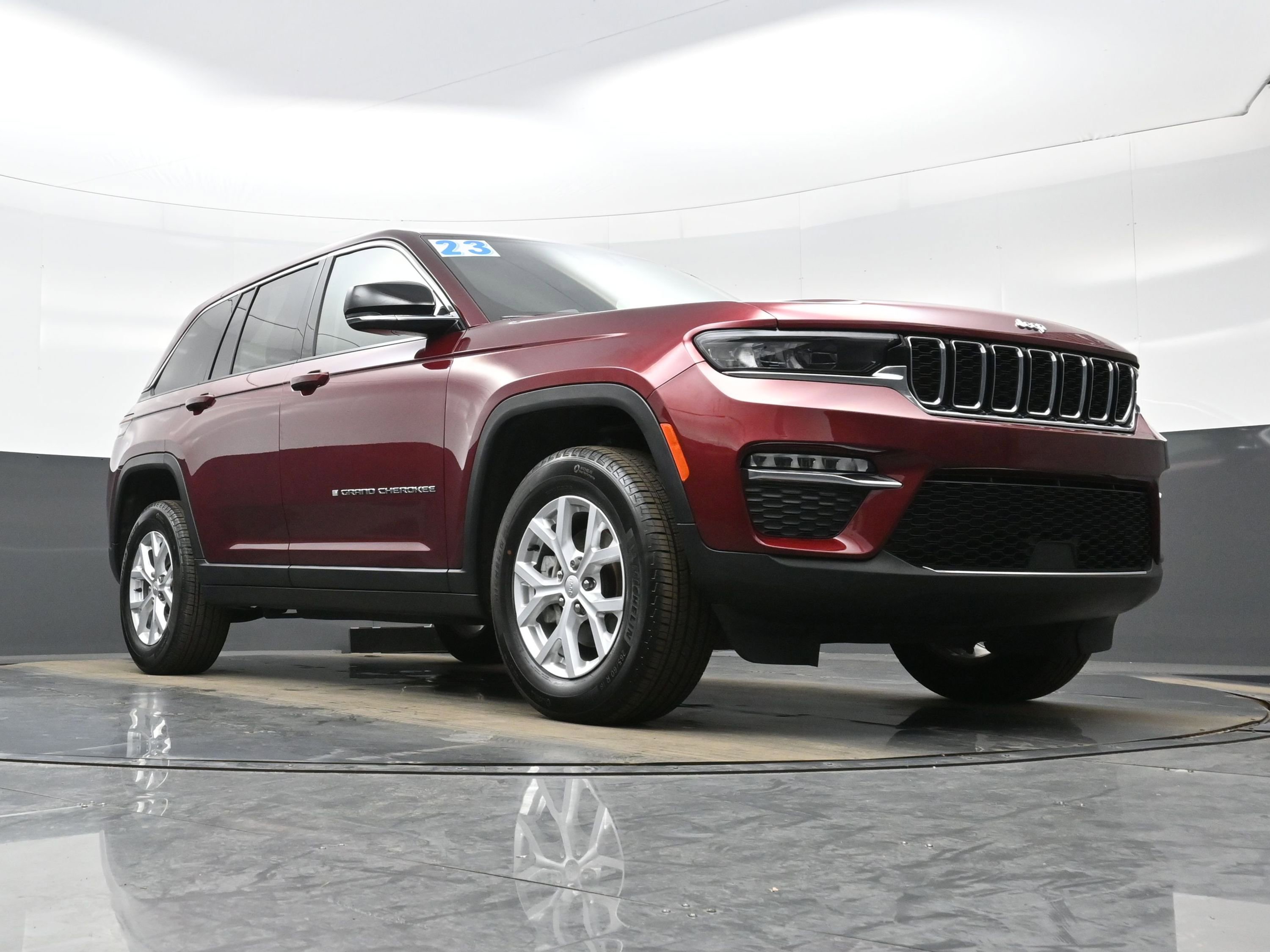 Used 2023 Jeep Grand Cherokee Limited image 33