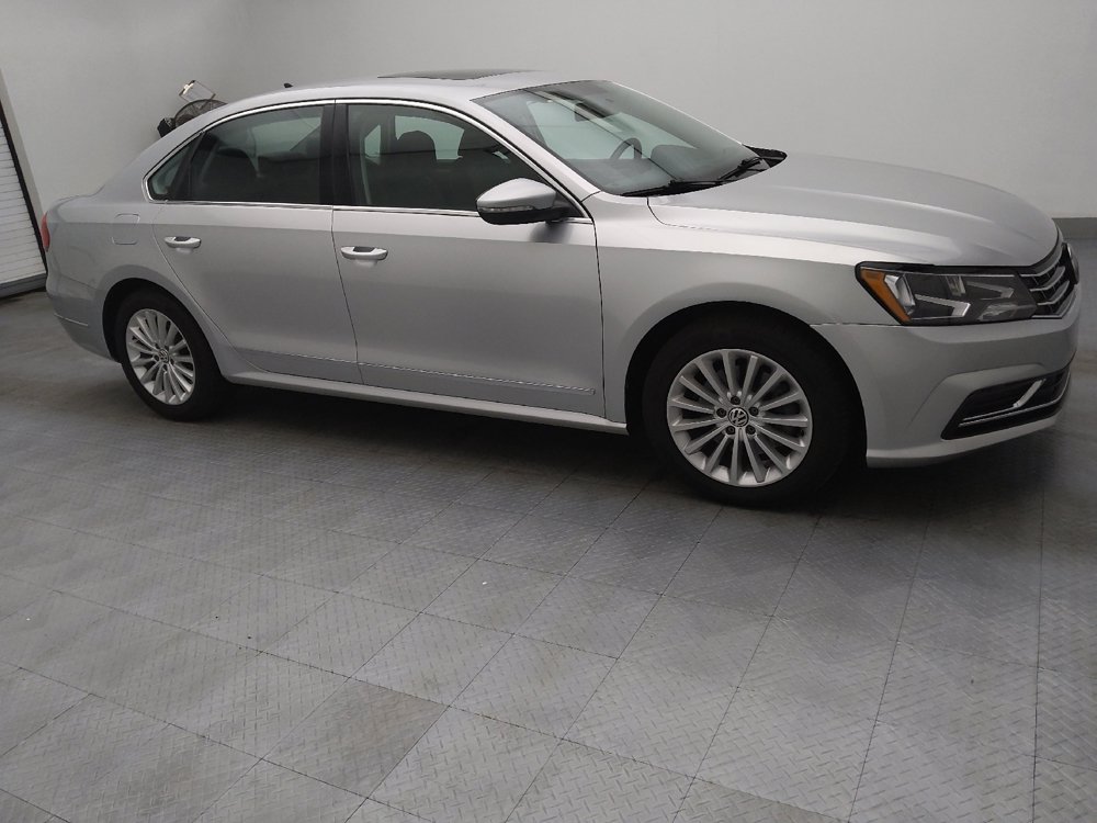 Used 2016 Volkswagen Passat 1.8T SE FWD image 11