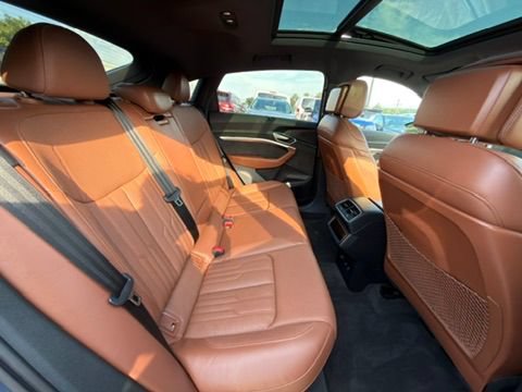 Used 2021 Audi e-tron Prestige w/ Prestige Package AWD/4WD image 21