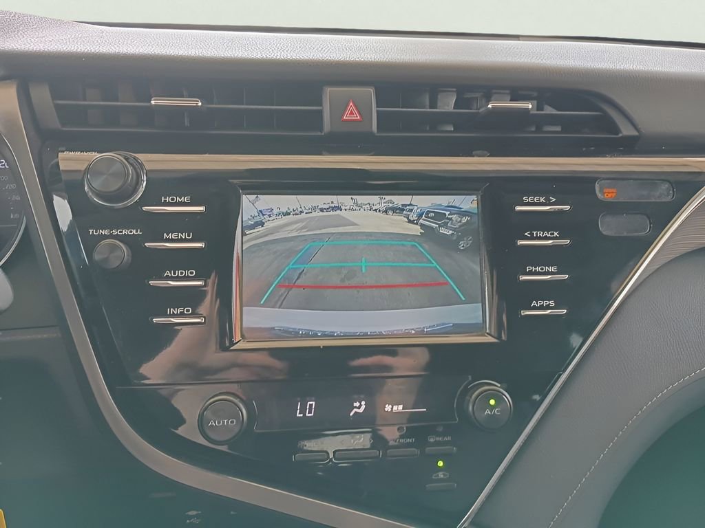 Used 2018 Toyota Camry SE FWD image 16