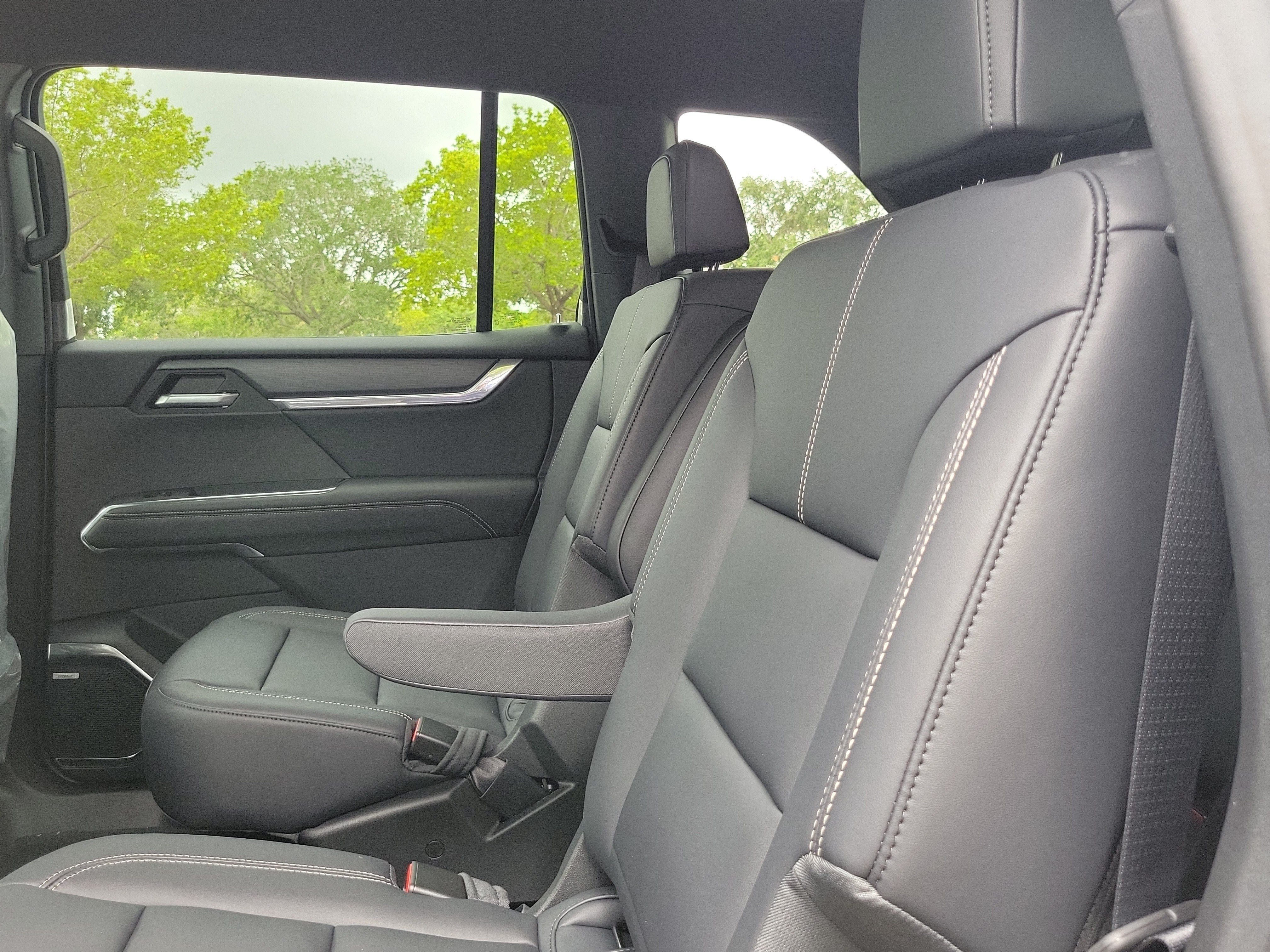 New 2026 GMC Acadia Elevation w/ Elevation Premium Package FWD image 6