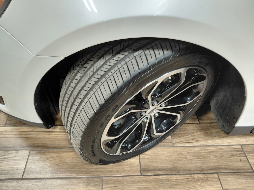 Used 2018 Ford Taurus SHO image 36