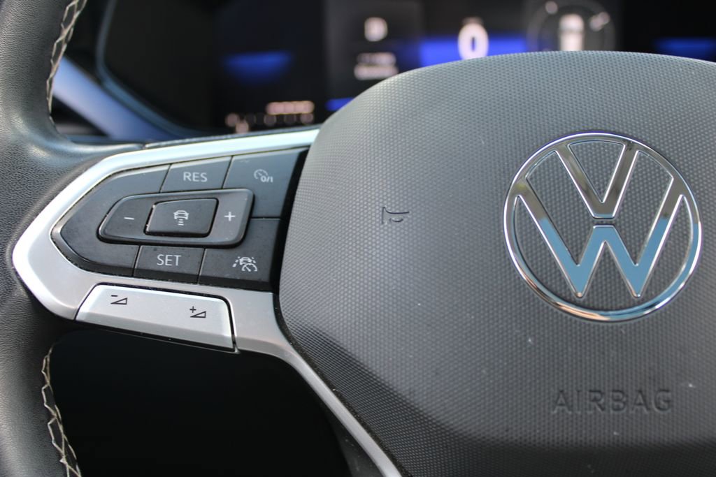 Certified 2022 Volkswagen Taos SE image 13