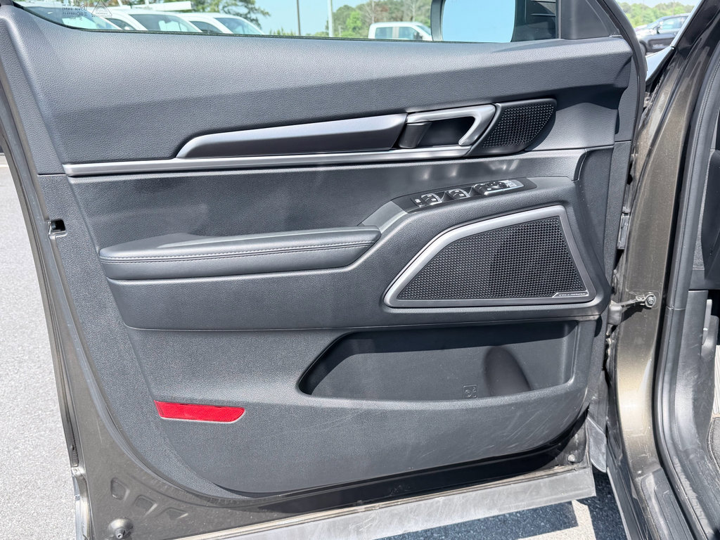 Used 2025 Kia Telluride S AWD/4WD image 32
