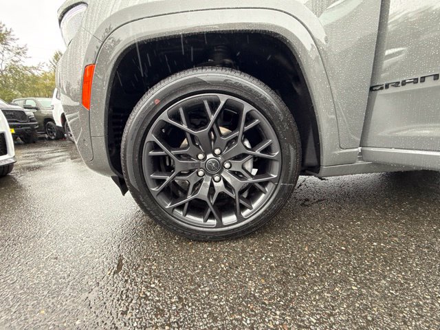 New 2027 Jeep Grand Cherokee Summit AWD/4WD image 28