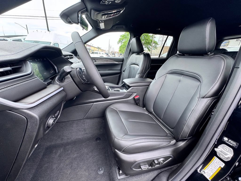 New 2026 Jeep Grand Cherokee Limited AWD/4WD image 13