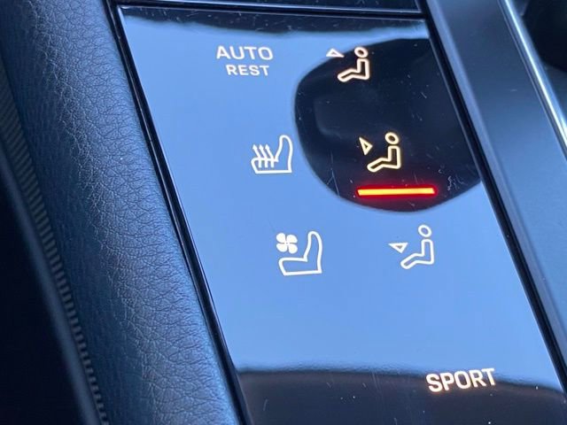 Certified 2025 Porsche Macan image 17