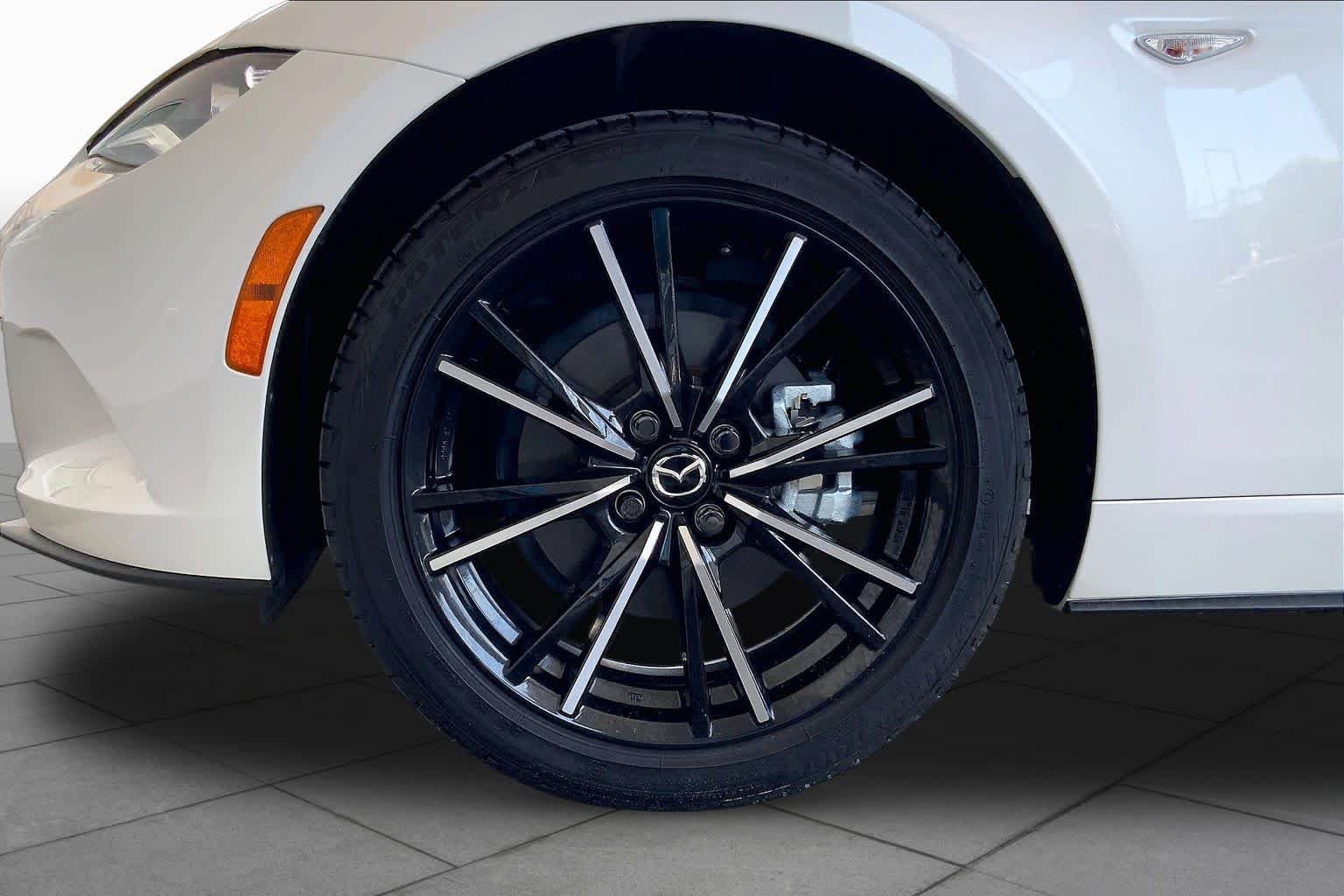 Used 2025 MAZDA MX-5 Miata RF Grand Touring RWD image 11
