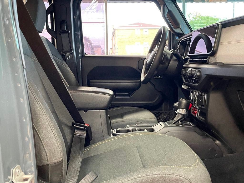 Used 2024 Jeep Wrangler Unlimited AWD/4WD image 19