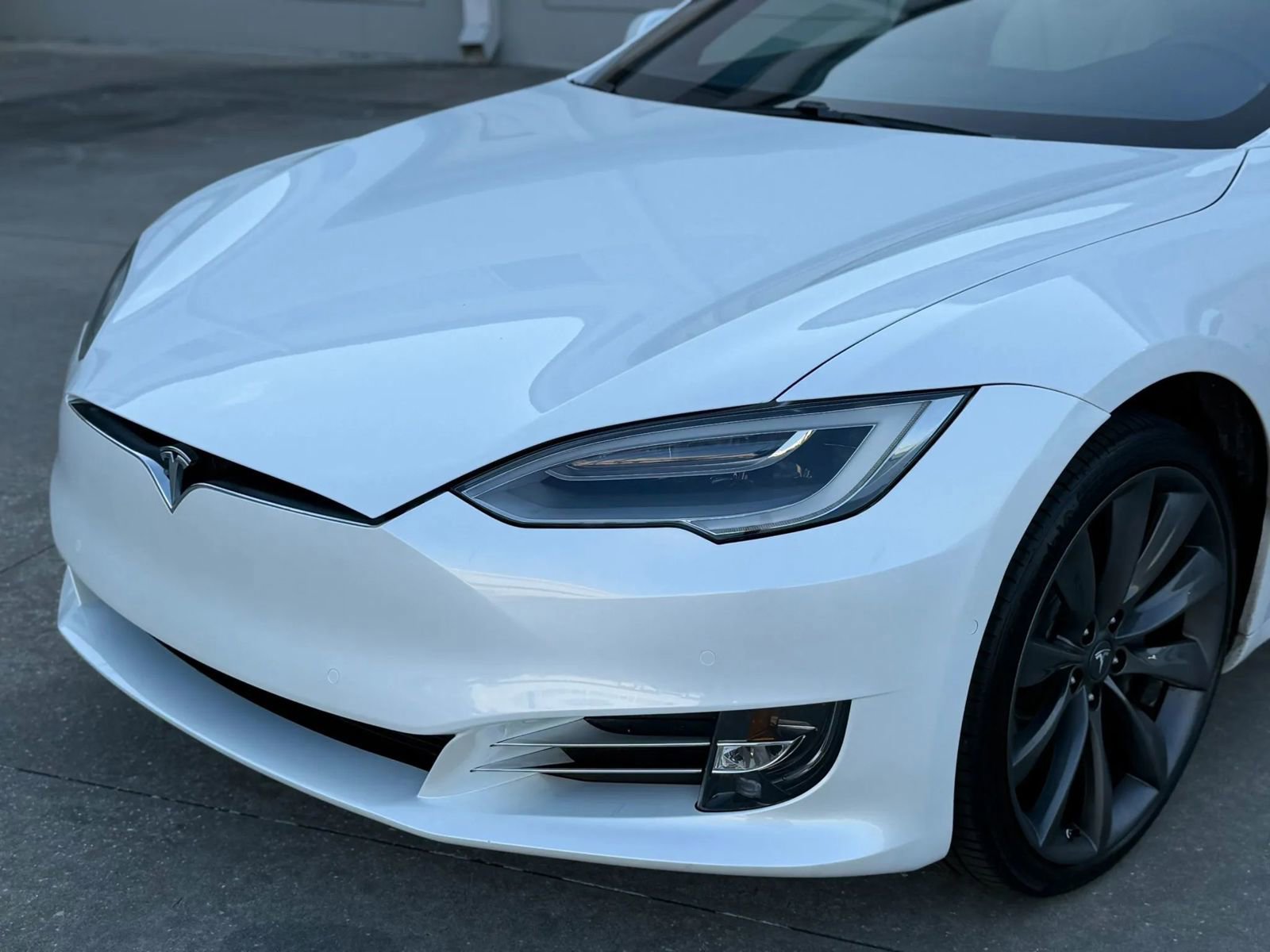 Used 2020 Tesla Model S AWD image 2