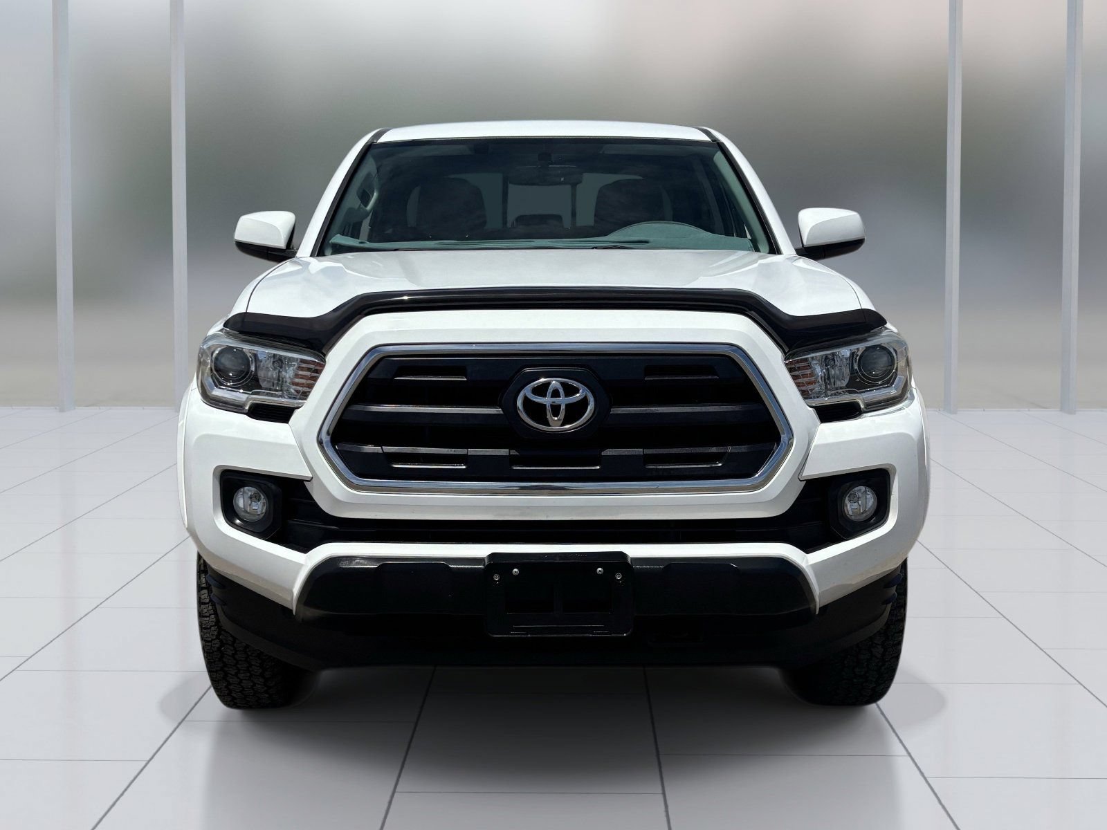 Used 2017 Toyota Tacoma SR5 w/ Tow Package AWD/4WD image 9