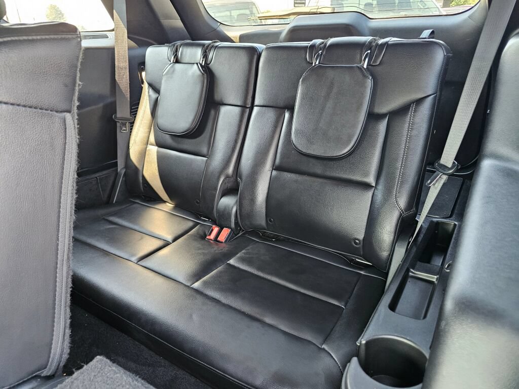 Used 2020 Ford Explorer XLT w/ Equipment Group 202A AWD/4WD image 21