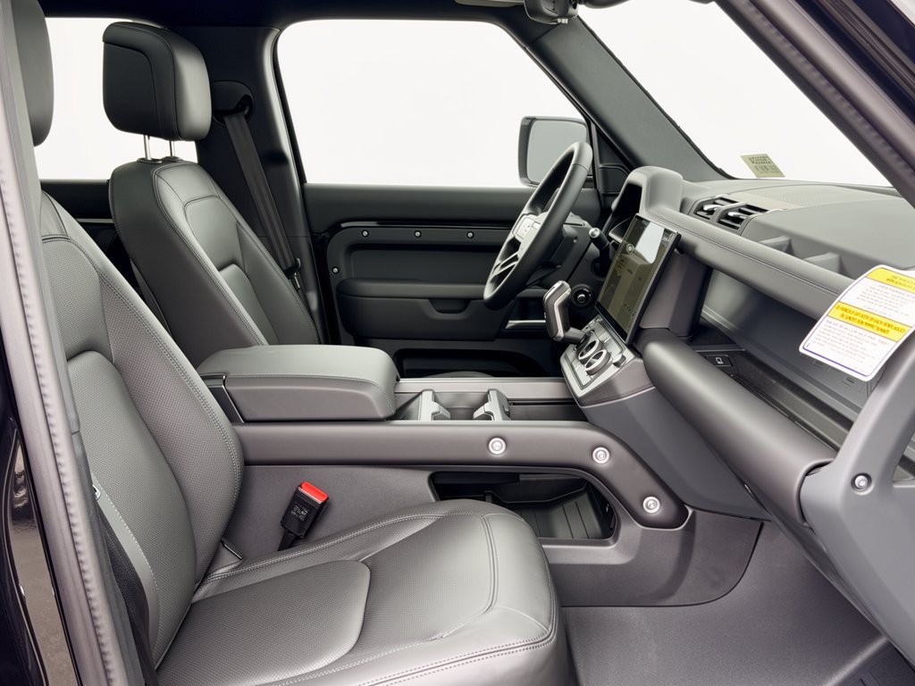 New 2026 Land Rover Defender 130 X-Dynamic SE AWD/4WD image 30