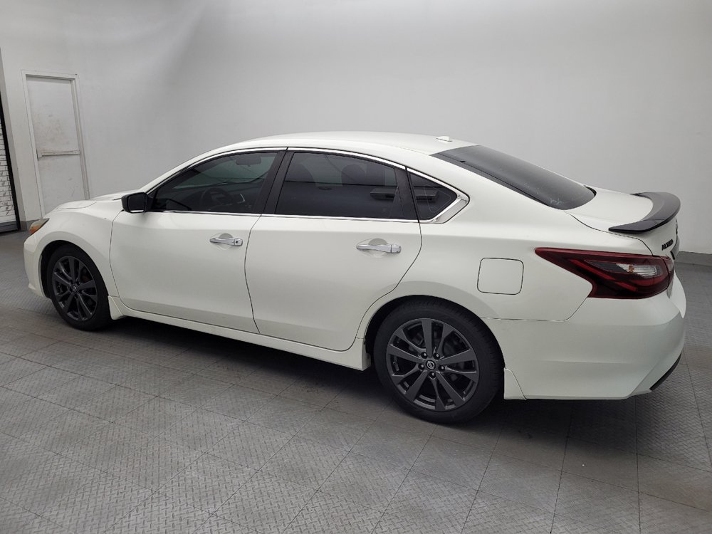 Used 2018 Nissan Altima 2.5 SR w/ SR Midnight Edition FWD image 3