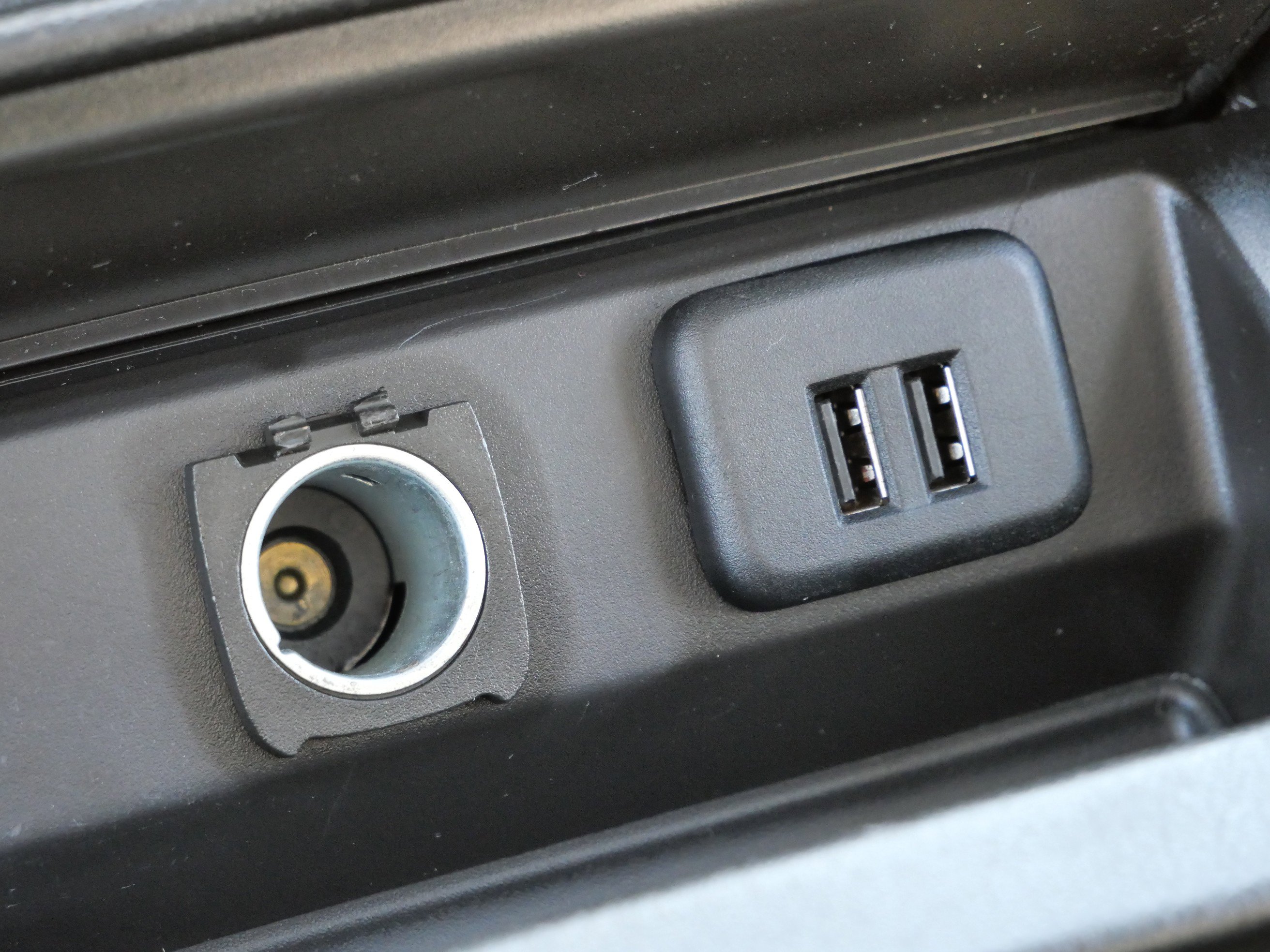 Used 2015 GMC Yukon XL Denali w/ Touring Package image 27