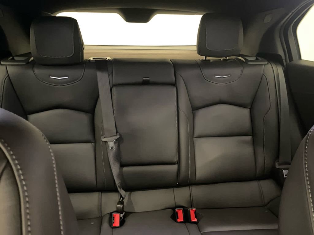 Used 2025 Cadillac XT4 Premium Luxury image 18