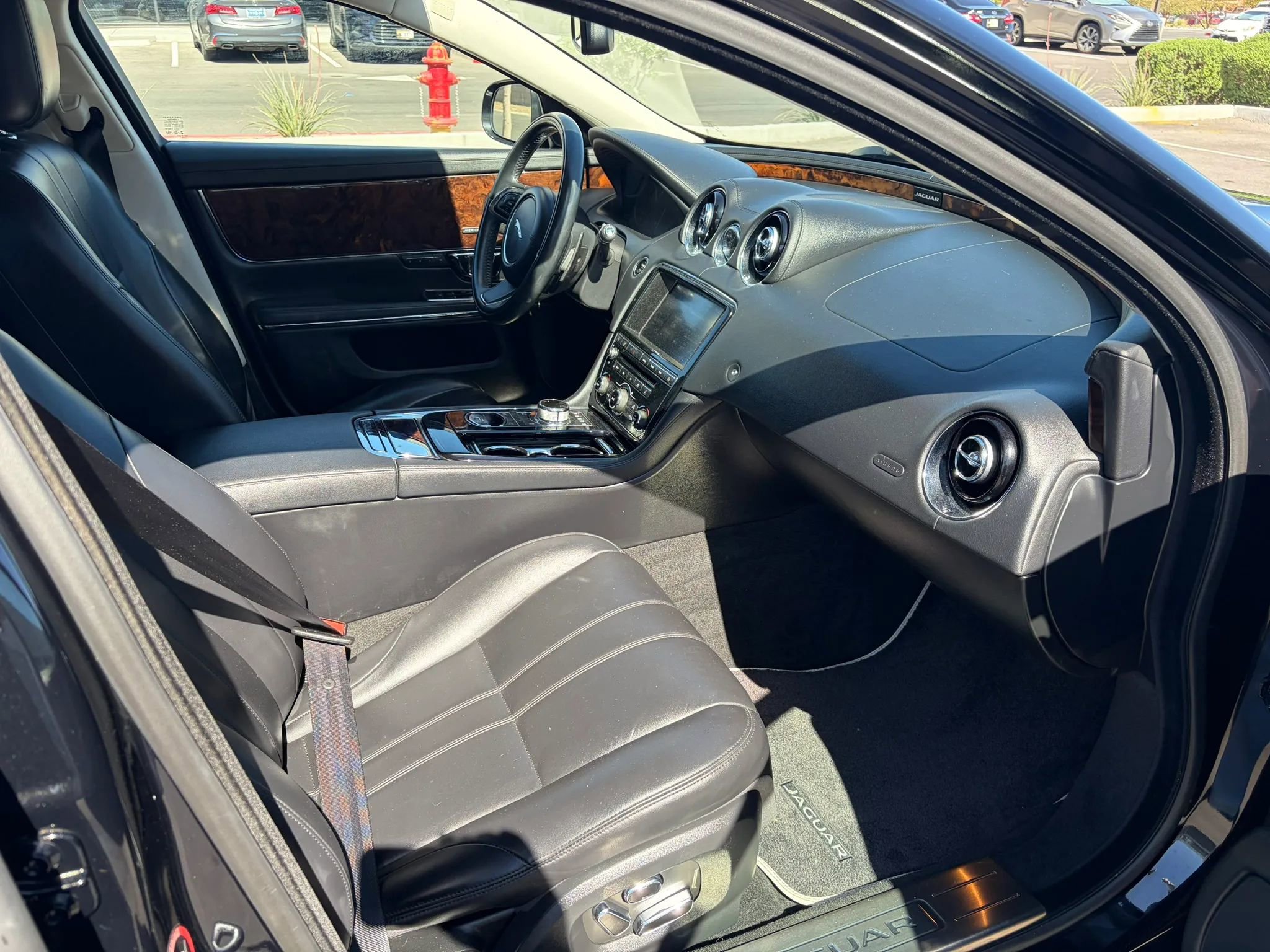 Used 2015 Jaguar XJ AWD image 13