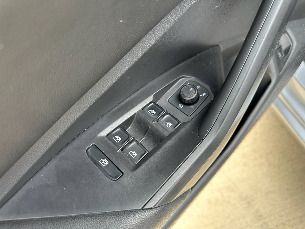 Used 2020 Volkswagen Jetta S w/ Driver Assistance Package image 10